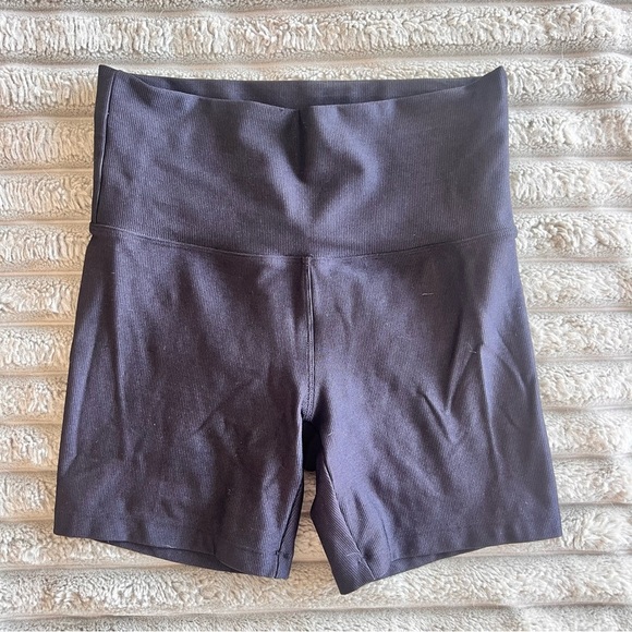 aerie Pants - Aerie Women's High Rise Bike Shorts 5" Inseam- Size S